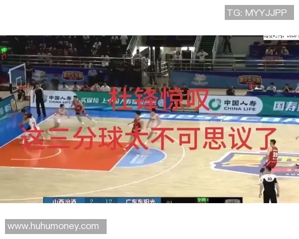 当足球巨星走进CBA看球场边热情与篮球激情的完美碰撞 当足球巨星走进CBA看球场边热情与篮球激情的完美碰撞